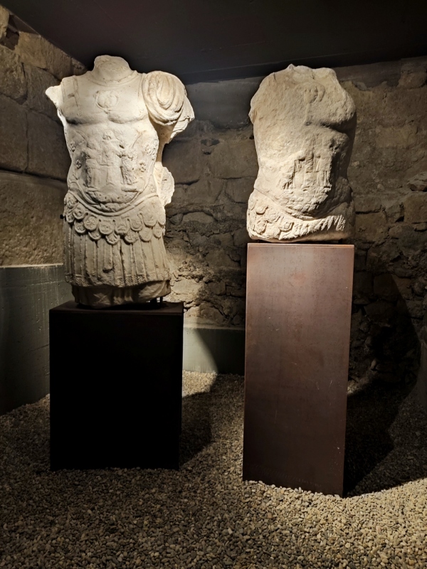 6b doprsni kipi rimskega cesarja