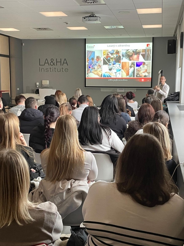 470ef8ad 1f8f 43ef 899b e0d260d1d751