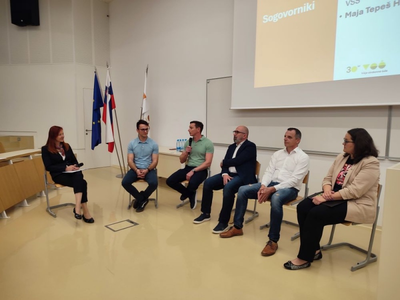 Posvet 17 okrogla miza 1